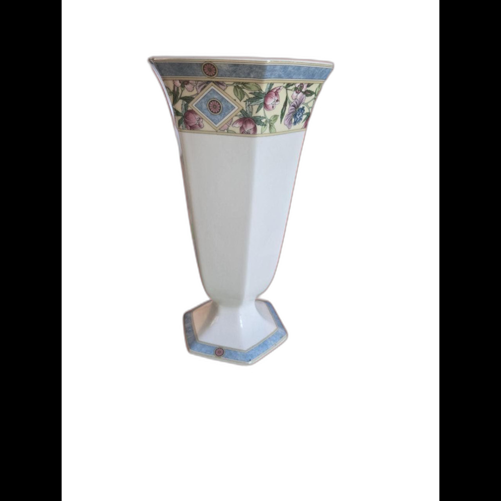 Wedgwood bone china flower vase, Sarah design, made‎ in England